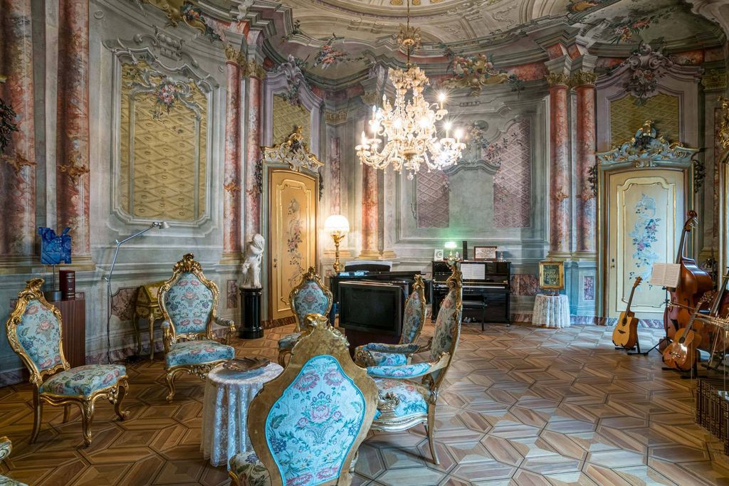 Property photo 1 of 20