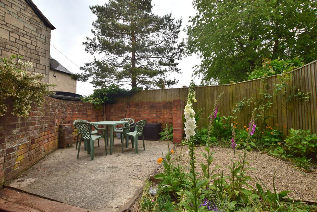 Property photo 3 of 15 Garden
