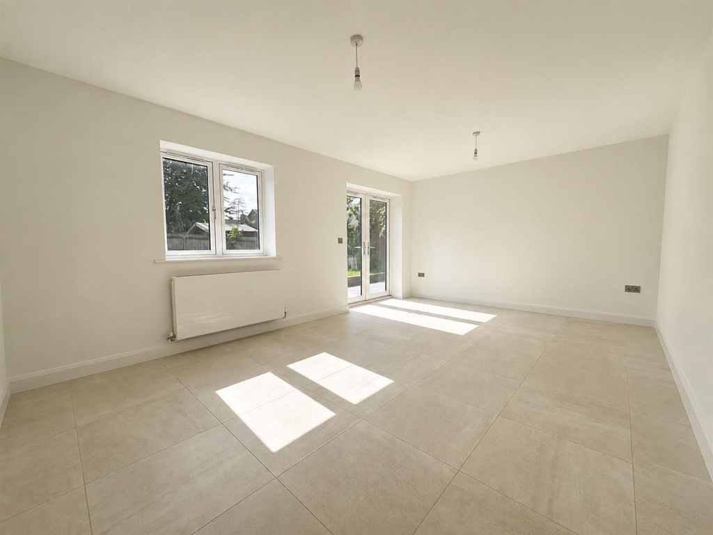 Property photo 2 of 37 Lr 2.Png