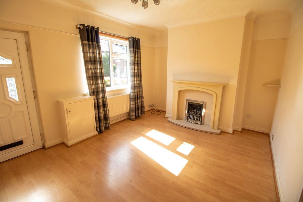 Property photo 3 of 11 Lounge