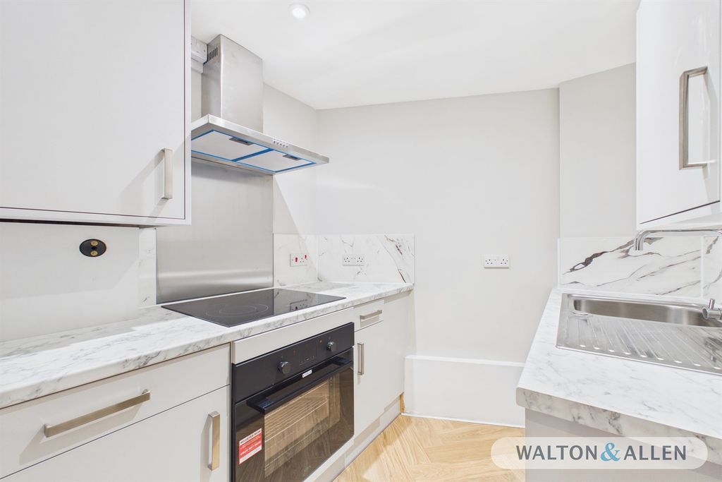 Property photo 1 of 6 (Main)
