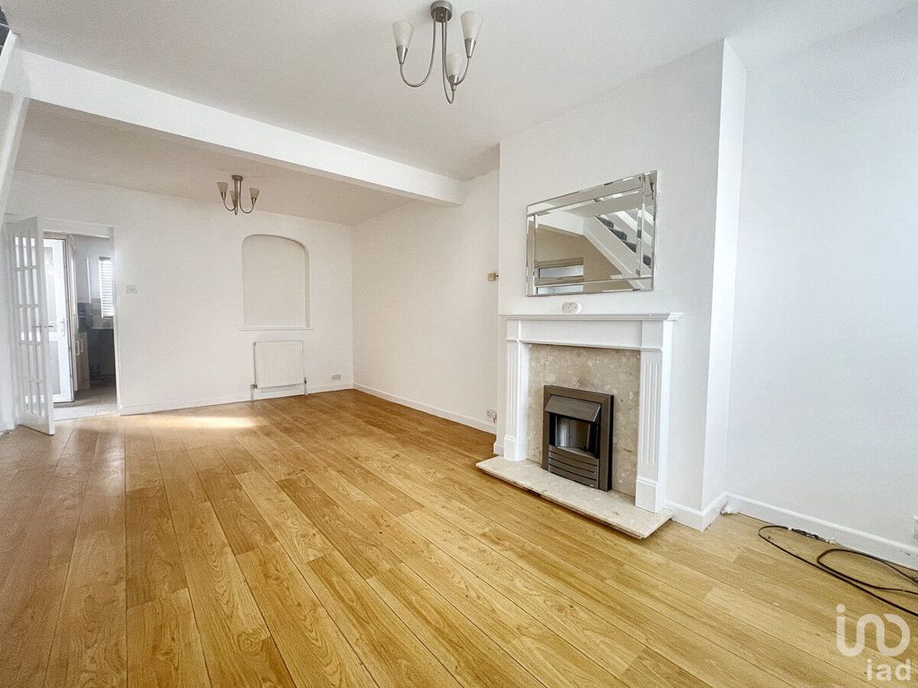 Property photo 2 of 10
