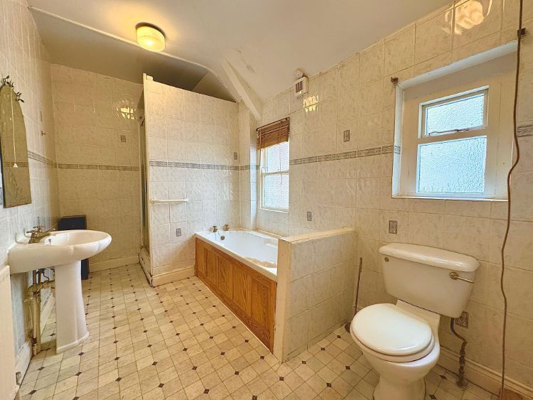 Property photo 2 of 8 Gallery