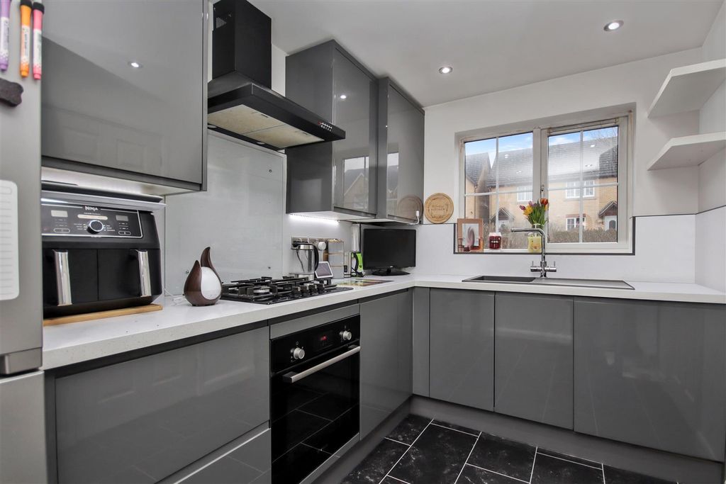 Property photo 2 of 13 Img_1396.Jpg