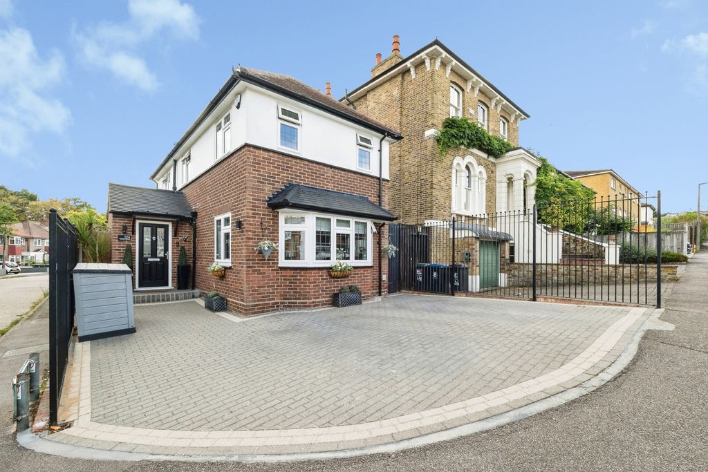 Property photo 1 of 17 Pbox-Img.Jpg