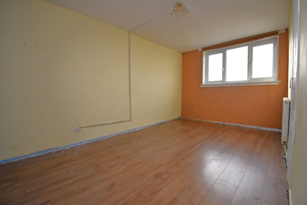 Property photo 2 of 14 Bedroom