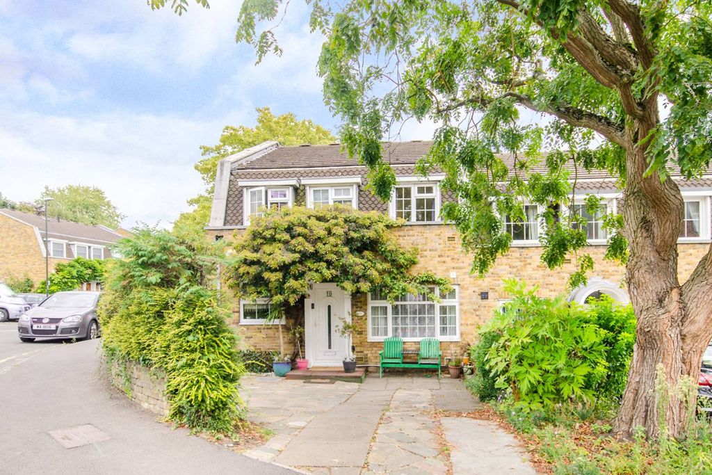 Property photo 2 of 17