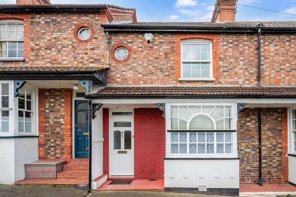 Property photo 1 of 11