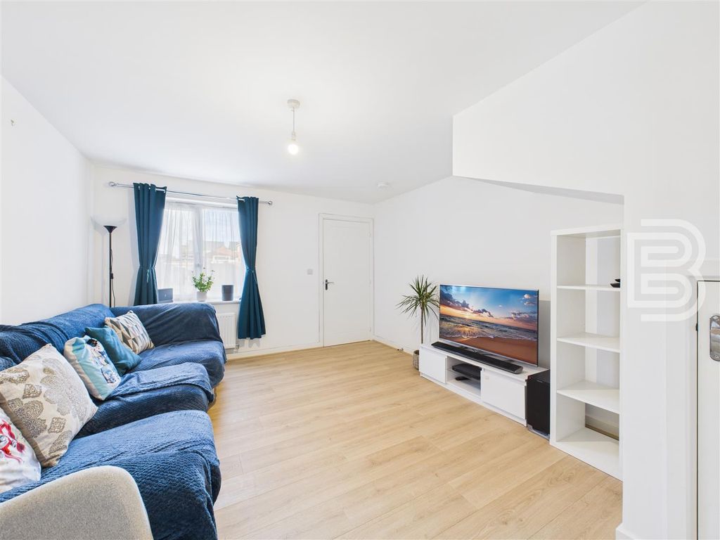 Property photo 2 of 15 Living Room (2).Jpg