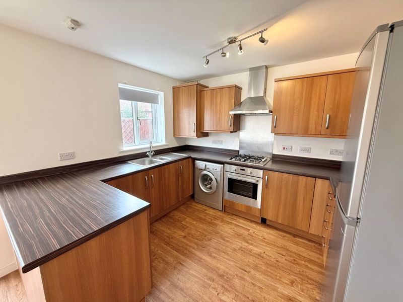 Property photo 2 of 10 Kitchen