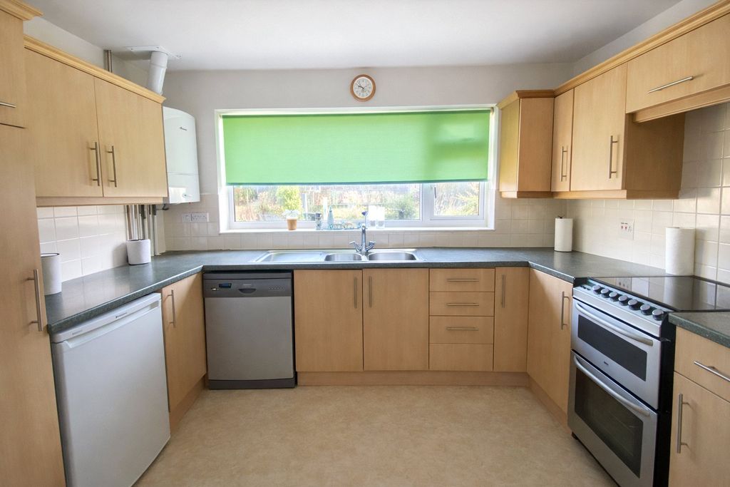 Property photo 3 of 23 Picture No. 17