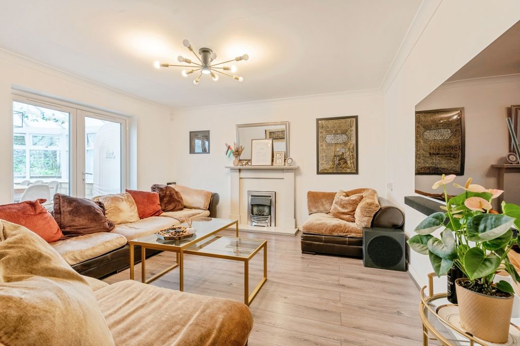 Property photo 3 of 28 Pbox-Img.Jpg