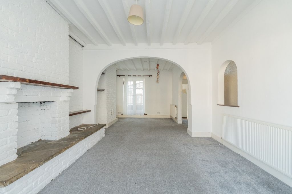 Property photo 3 of 11 4988883