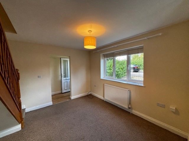 Property photo 3 of 16 2A Lounge 1