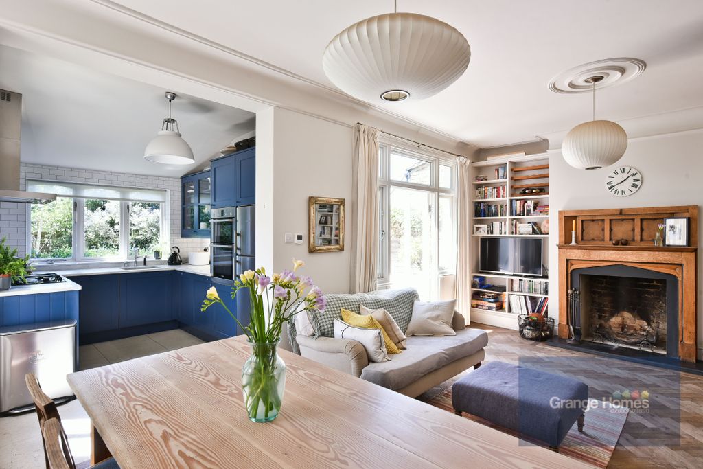 Property photo 3 of 22