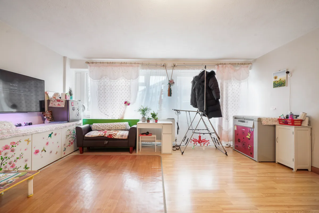 Property photo 2 of 11