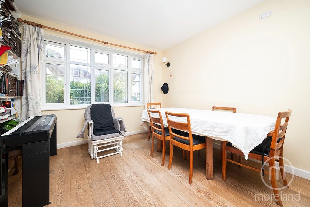 Property photo 2 of 8 4484864