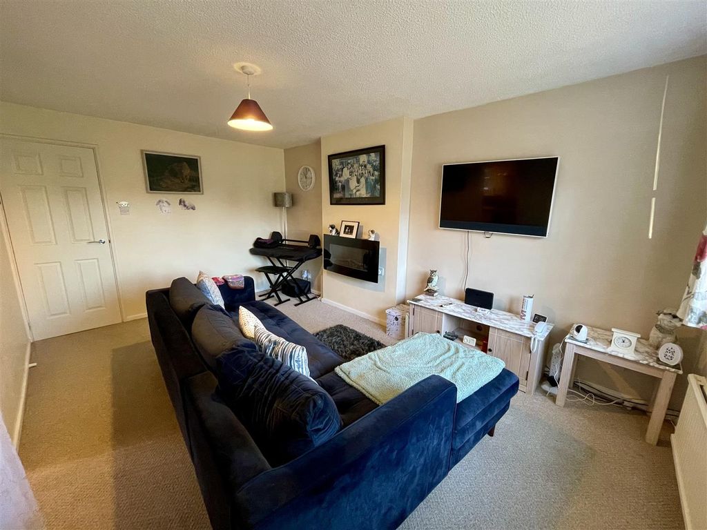 Property photo 2 of 7 Lounge