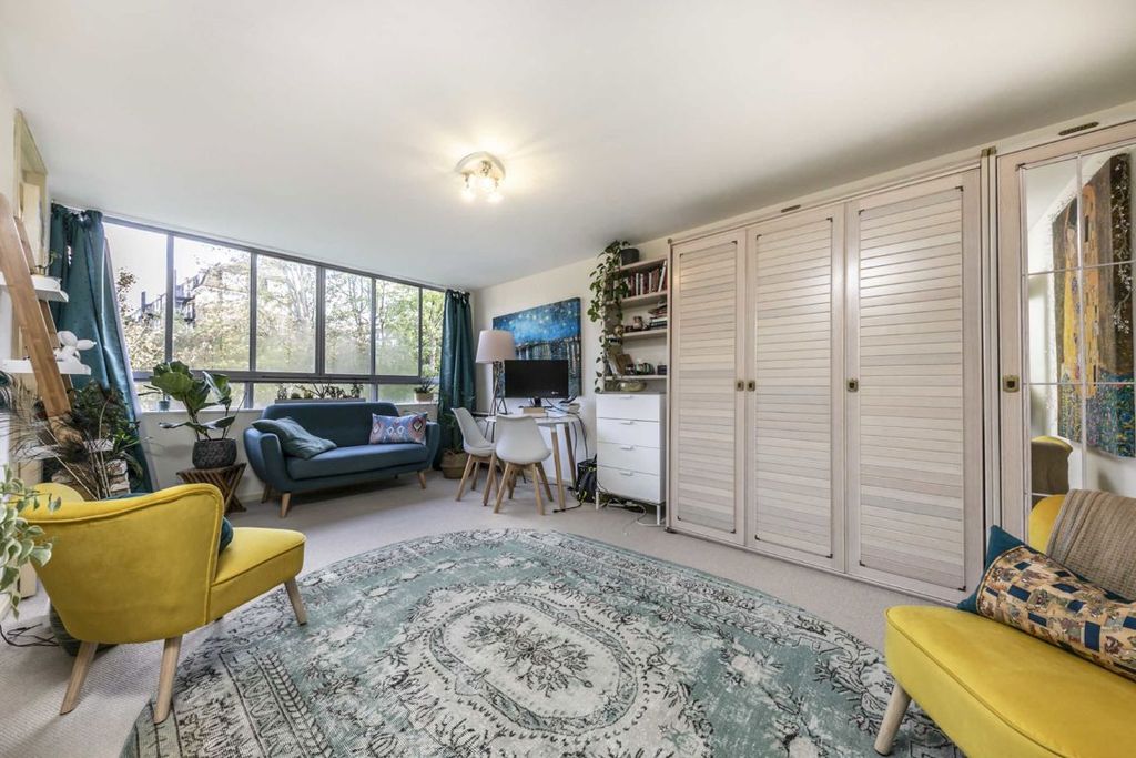 Property photo 1 of 5