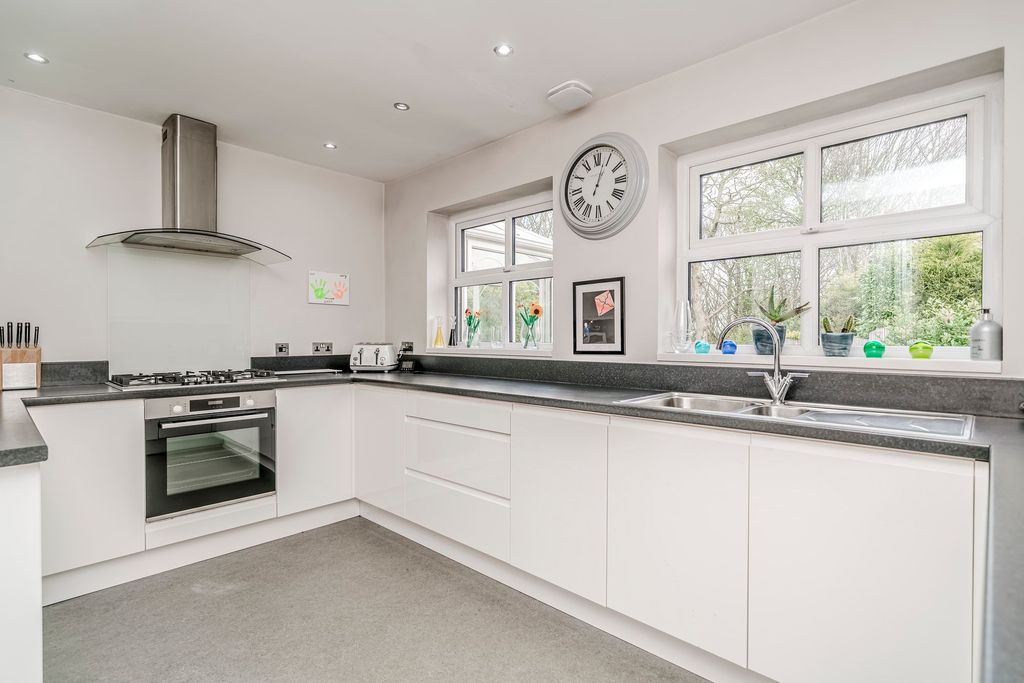 Property photo 3 of 53