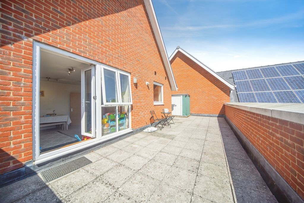 Property photo 2 of 18 Pbox-Img.Jpg