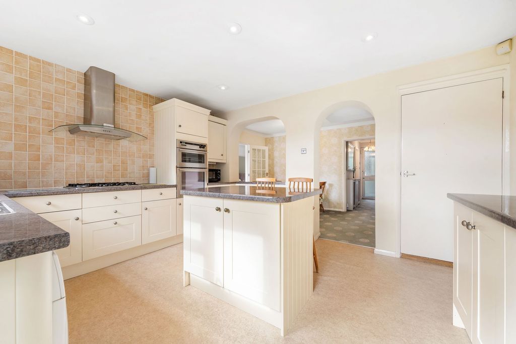 Property photo 2 of 14