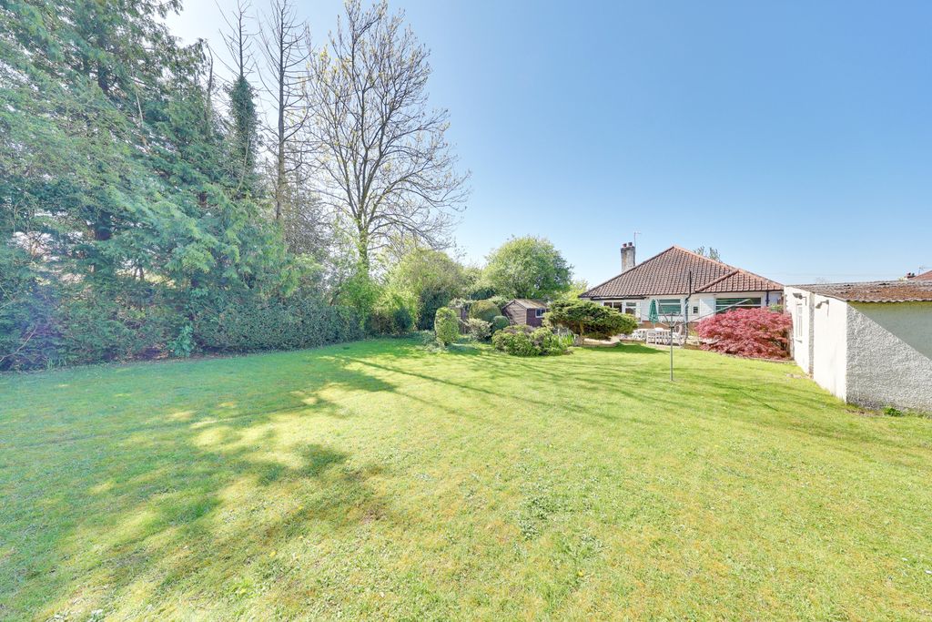 Property photo 2 of 20