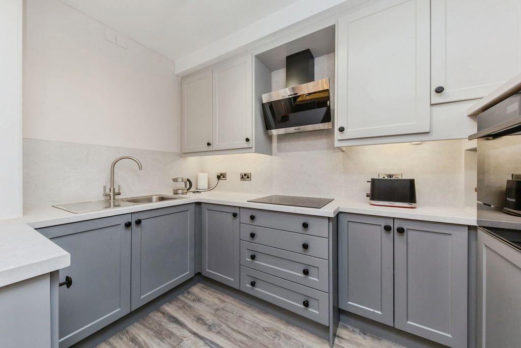 Property photo 3 of 20 Pbox-Img.Jpg