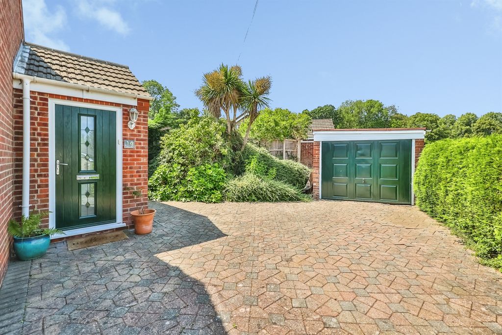 Property photo 2 of 19