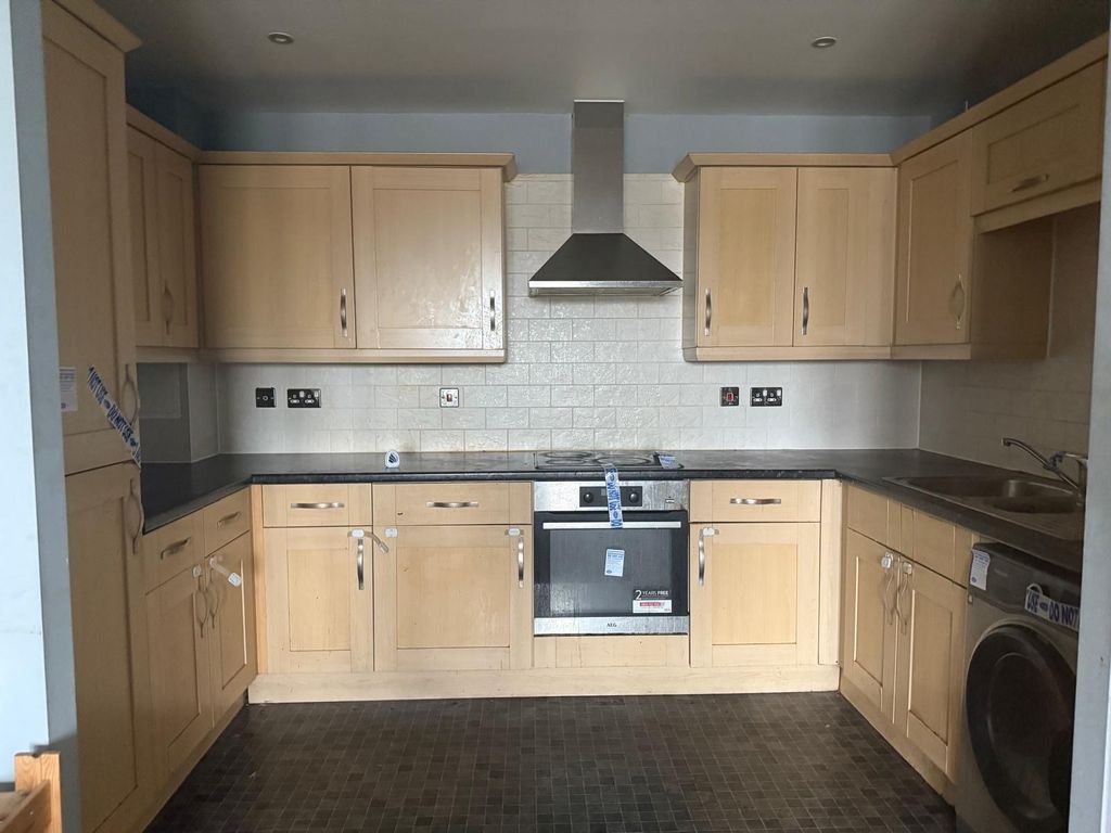 Property photo 2 of 5