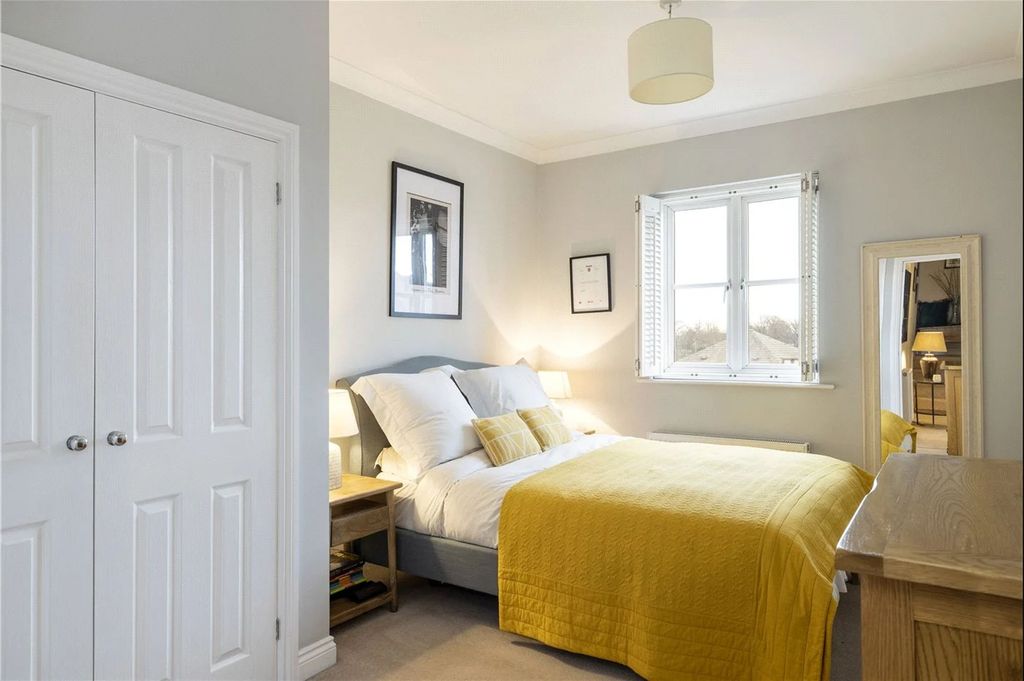 Property photo 2 of 6