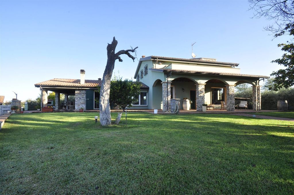 Property photo 1 of 30
