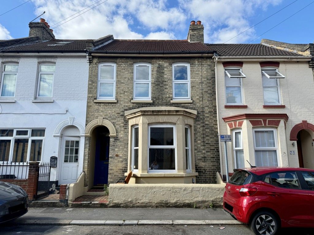 Property photo 1 of 12 Terraced House
