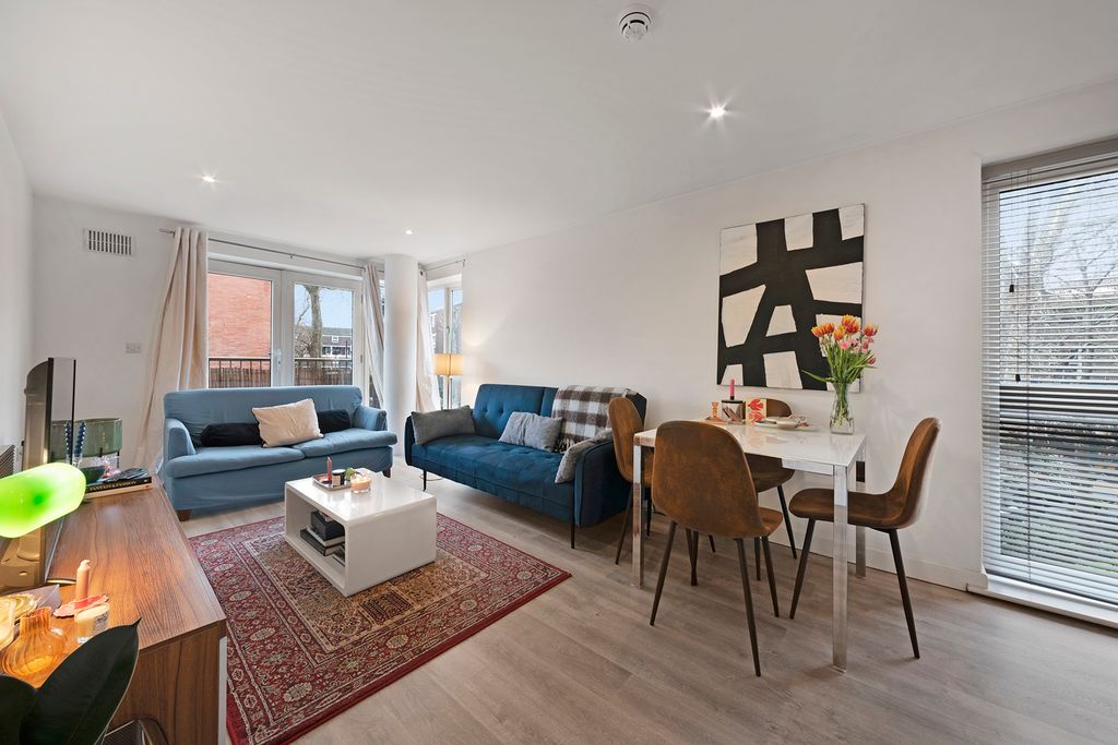 Property photo 1 of 14 Photo 8