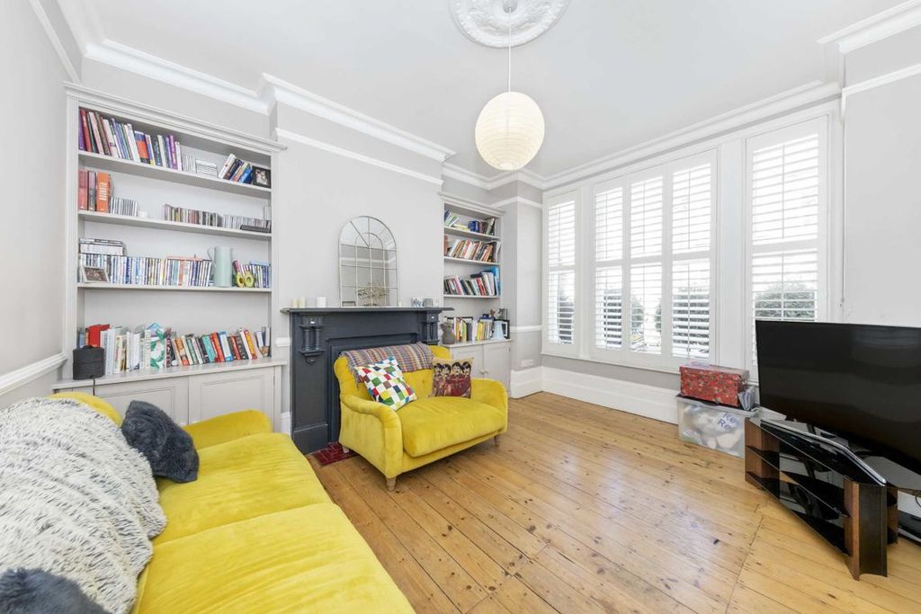 Property photo 2 of 8