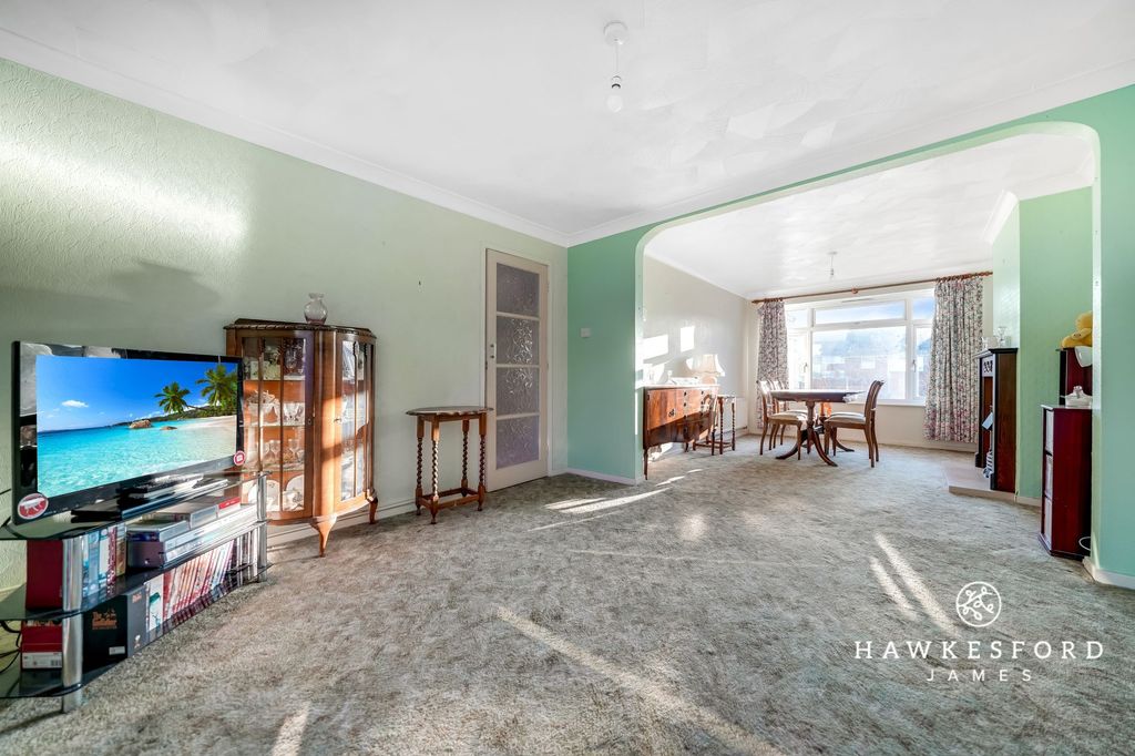 Property photo 2 of 14 Coombe Drive, Sittingbourne - Lounge/Diner