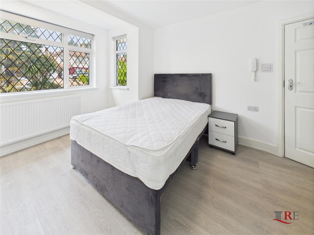 Property photo 2 of 9 Cam02489G0-Pr0155-Still010.Jpg