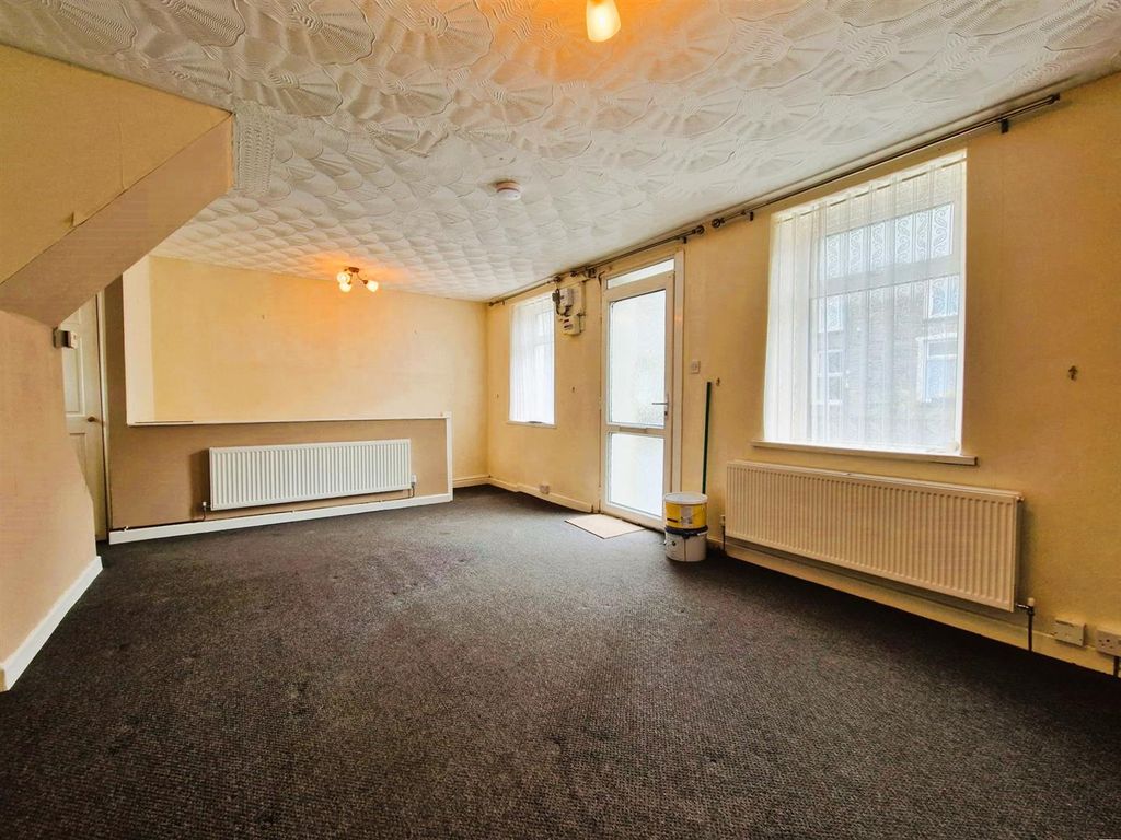 Property photo 2 of 13 1000172810.Jpg