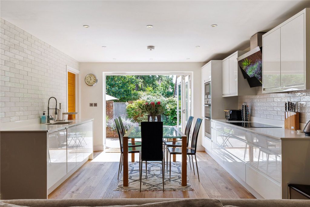 Property photo 2 of 15 Kitchen/Dining