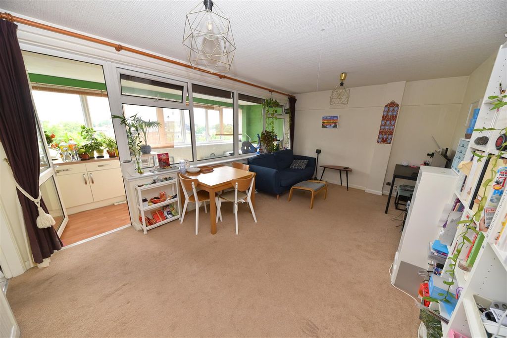 Property photo 2 of 15 Living1.Jpg