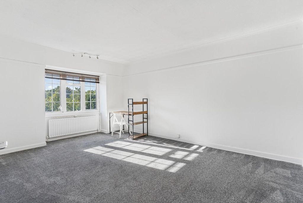 Property photo 3 of 12 4_63027.Jpg