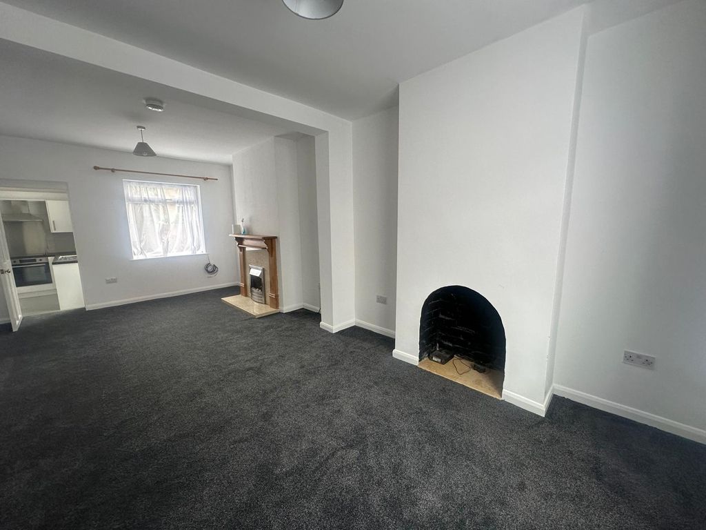 Property photo 3 of 18 Image