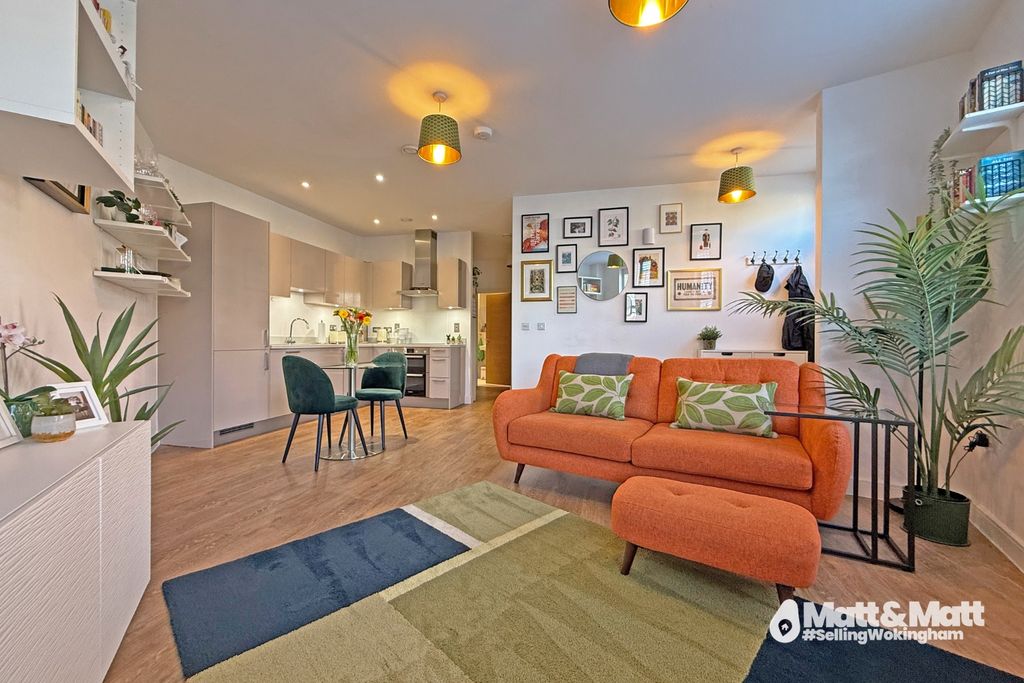 Property photo 2 of 8 4860584