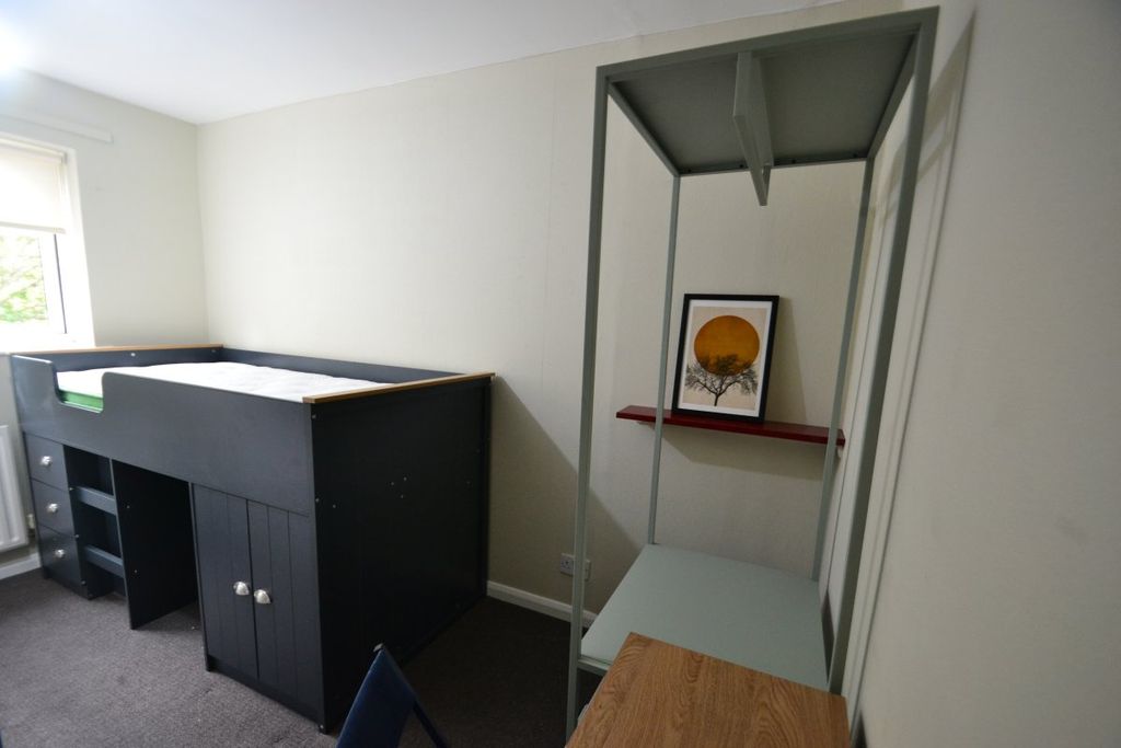 Property photo 1 of 3