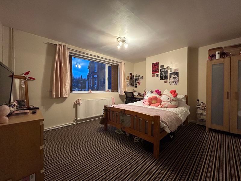 Property photo 3 of 7 Photo 4