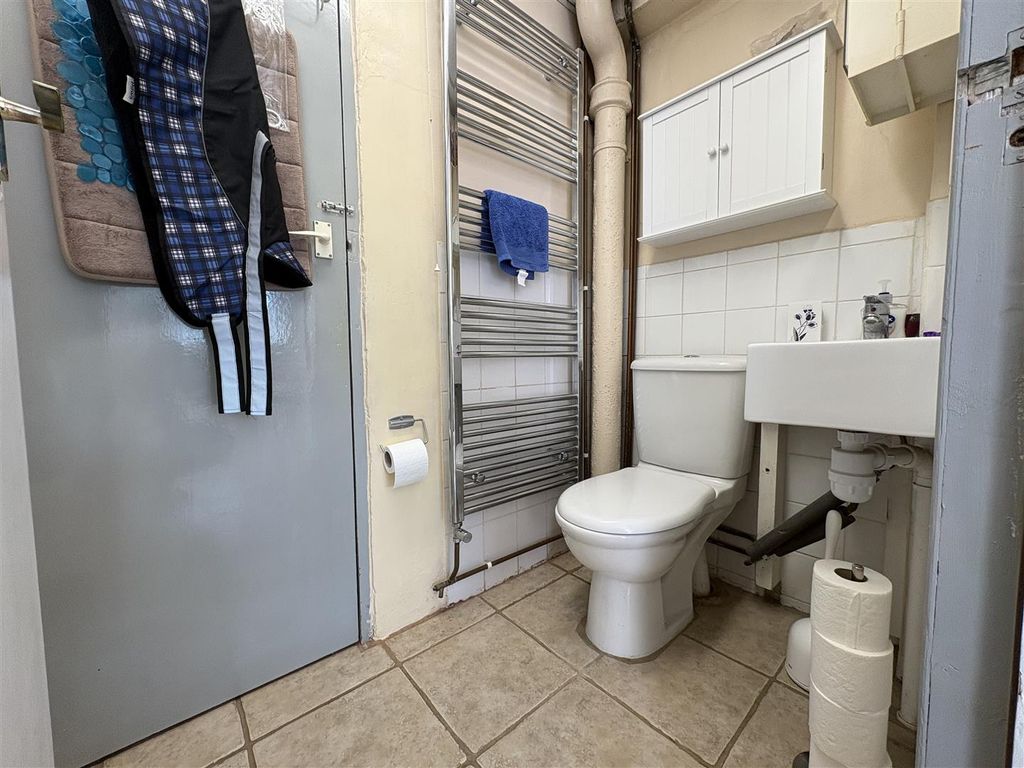 Additional image 9 of 4 bed semi-detached house for saleLinden Close, Bridgwater TA6