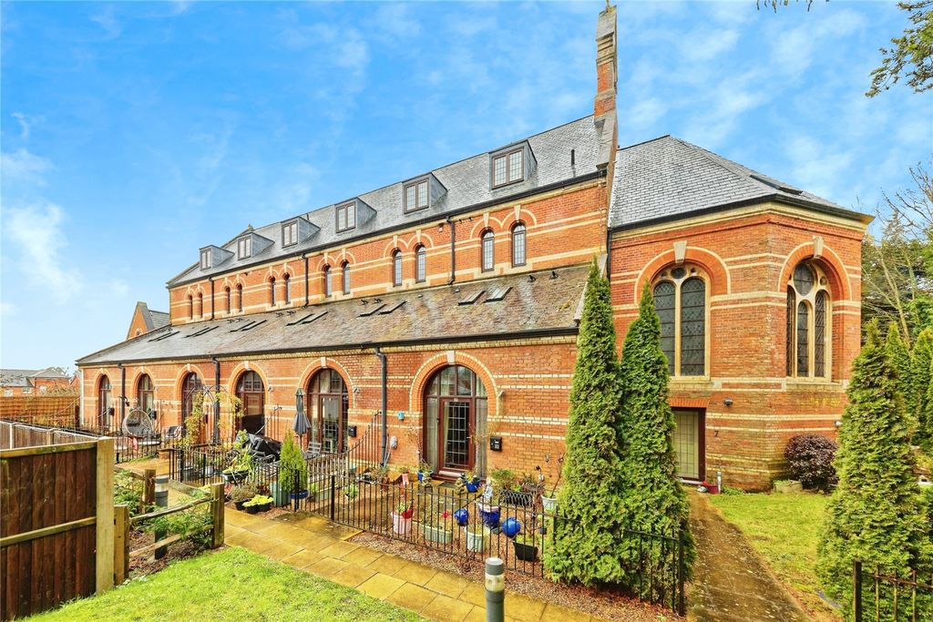 Property photo 2 of 33 Picture No. 25