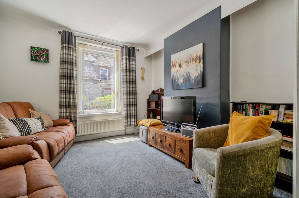 Property photo 2 of 20 1481812-7-6A3d2A7...