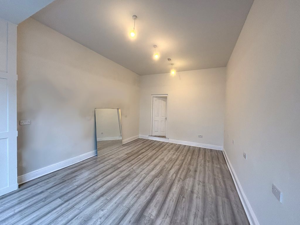 Property photo 3 of 7 Gallery