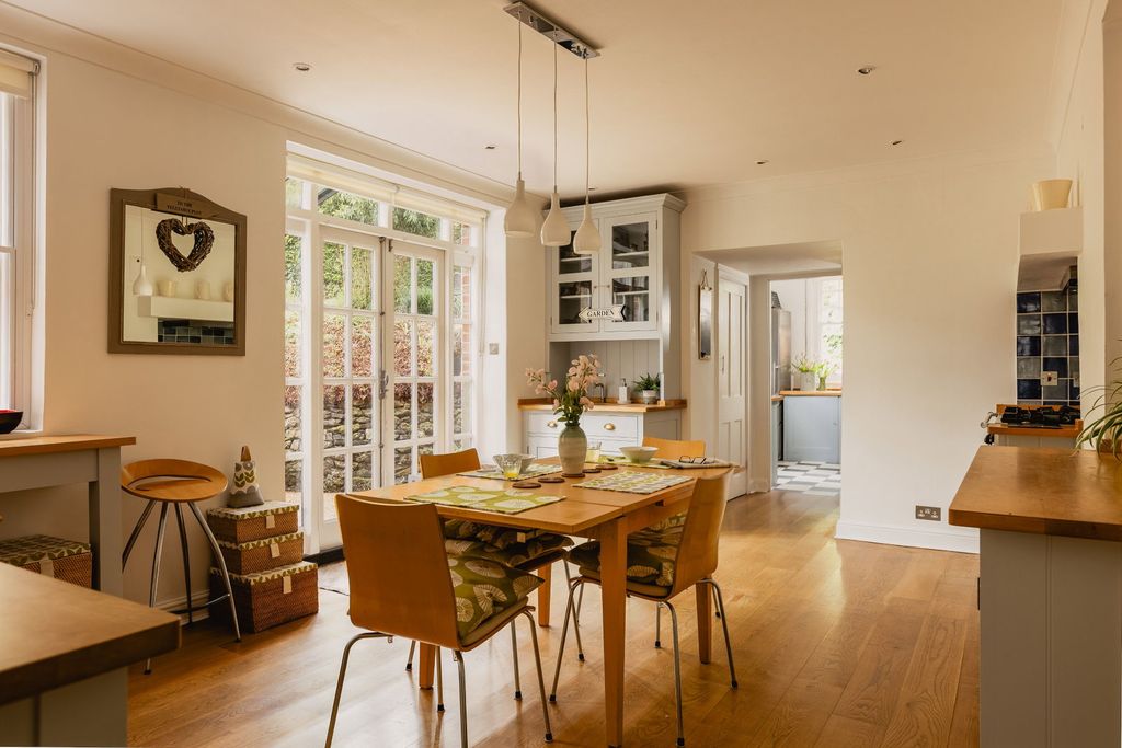 Additional image 10 of 7 bed semi-detached house for saleWesterham Road, Oxted, Surrey RH8